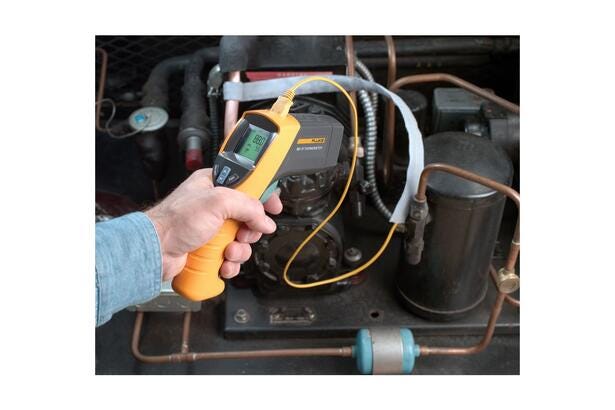 Fluke 561 Infrared and Contact Thermometer